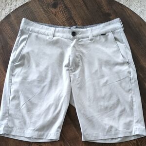 Travis Mathew Light Gray Golf/Flat Front Shorts Versatile Style